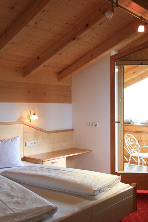 Bed & Breakfast Untermuellerhof Maranza Chambre photo