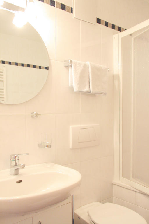 Bed & Breakfast Untermuellerhof Maranza Chambre photo
